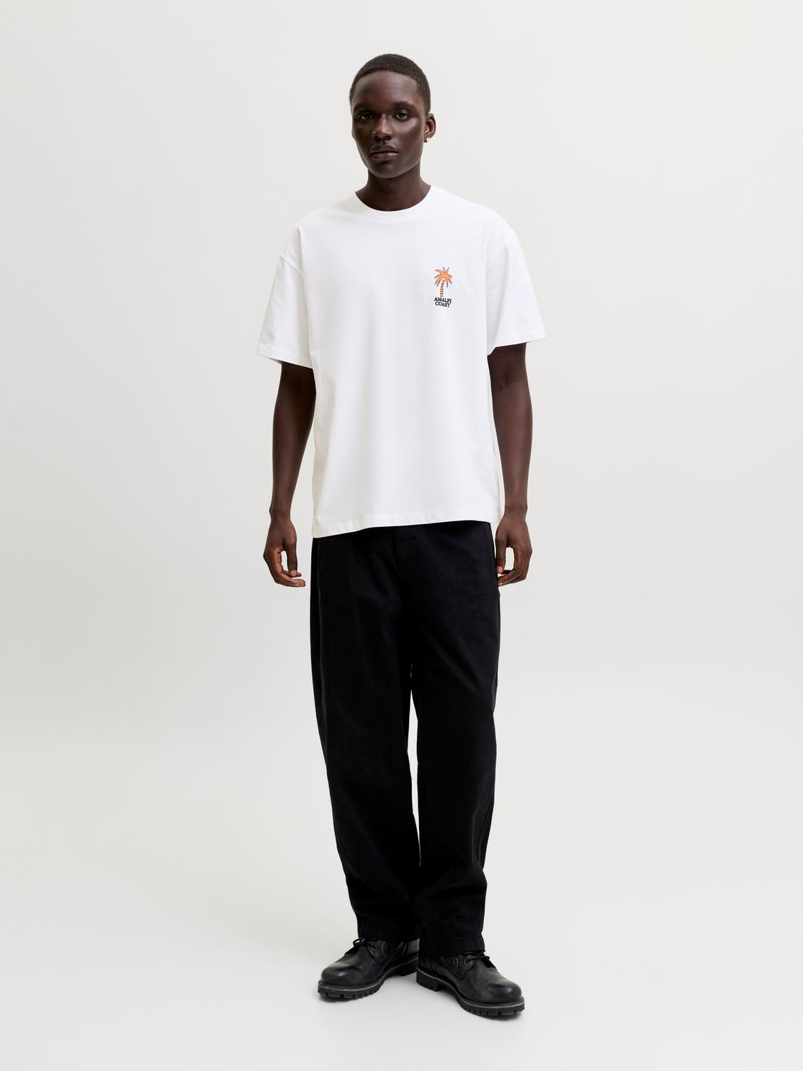 model_shot-front_full